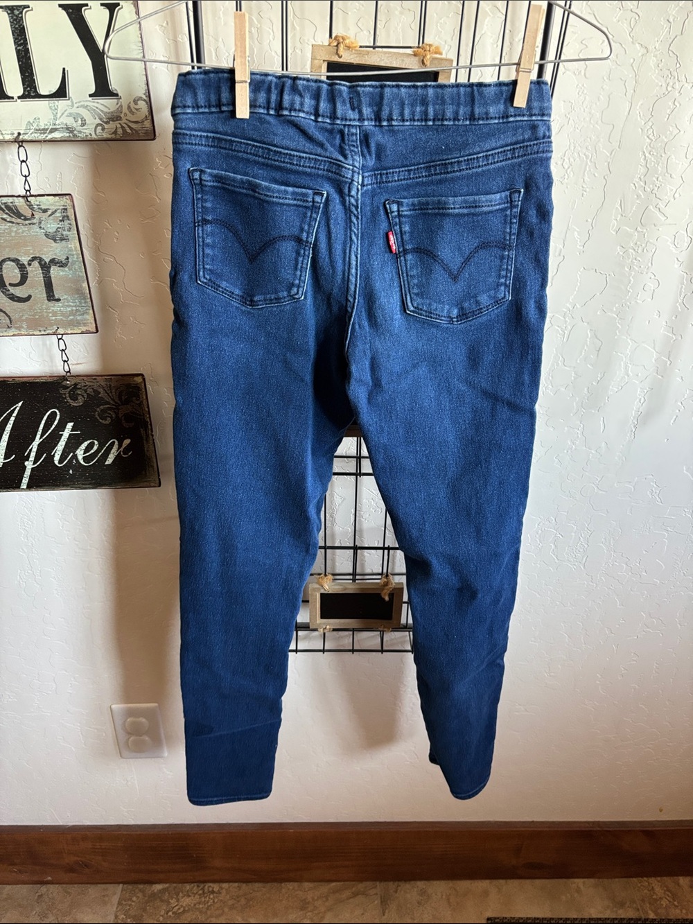 Levi’s pull on - Picture 4 of 4